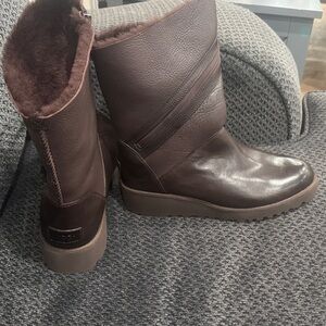 UGG Brown Leather Shearling Zip Winter Boots | Cozy Fur Lined size 9